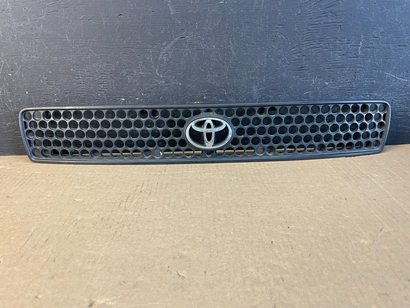 1996 1997 Toyota RAV4 Front Upper Grill Grille ad0268 DG0