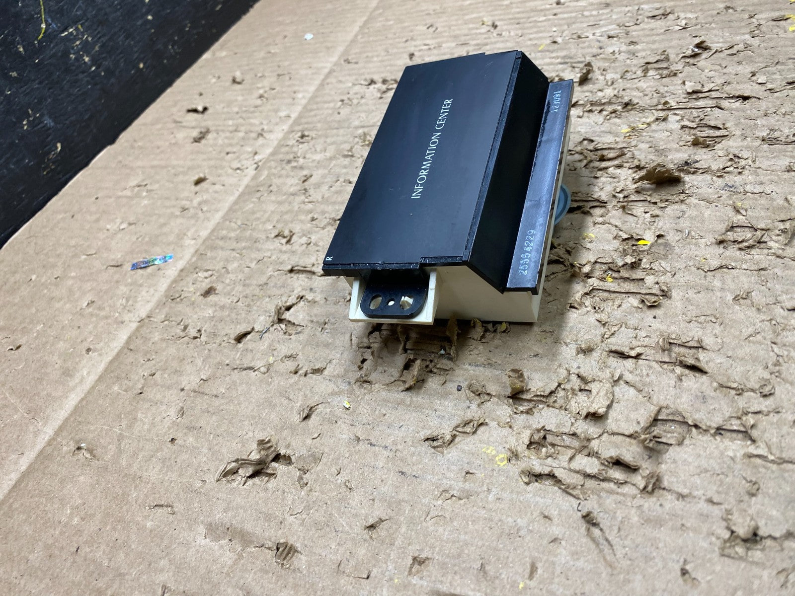1990-1993 Cadillac Deville Dash Information Center OEM V7399 DG1