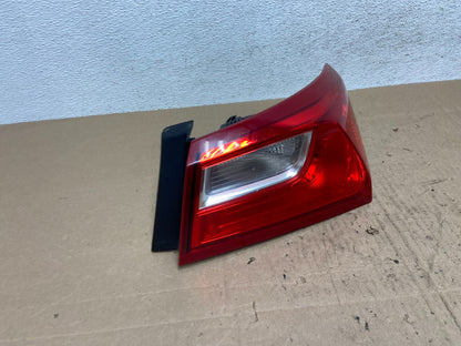 2016 - 2020 Chevrolet Malibu Right Passenger RH Side Tail Light AE6447 DG2