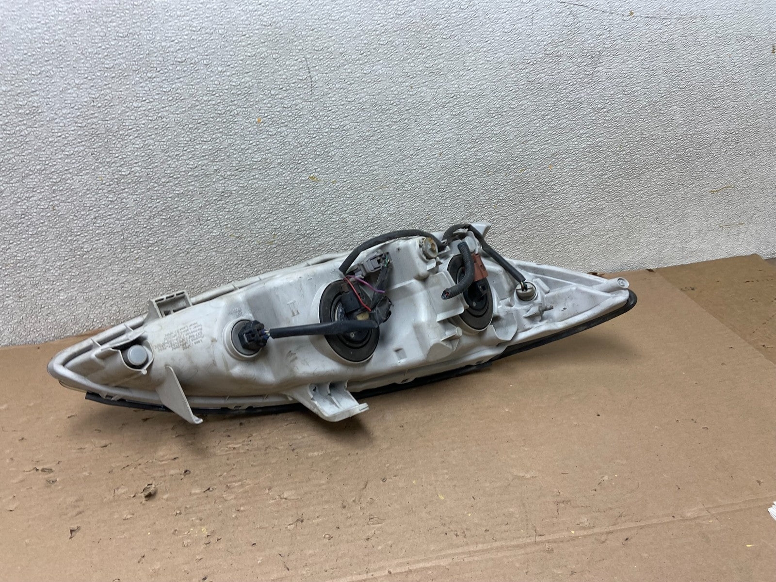 2005 to 2006 Toyota Camry Left Driver LH Halogen Headlight AB0201 DW4