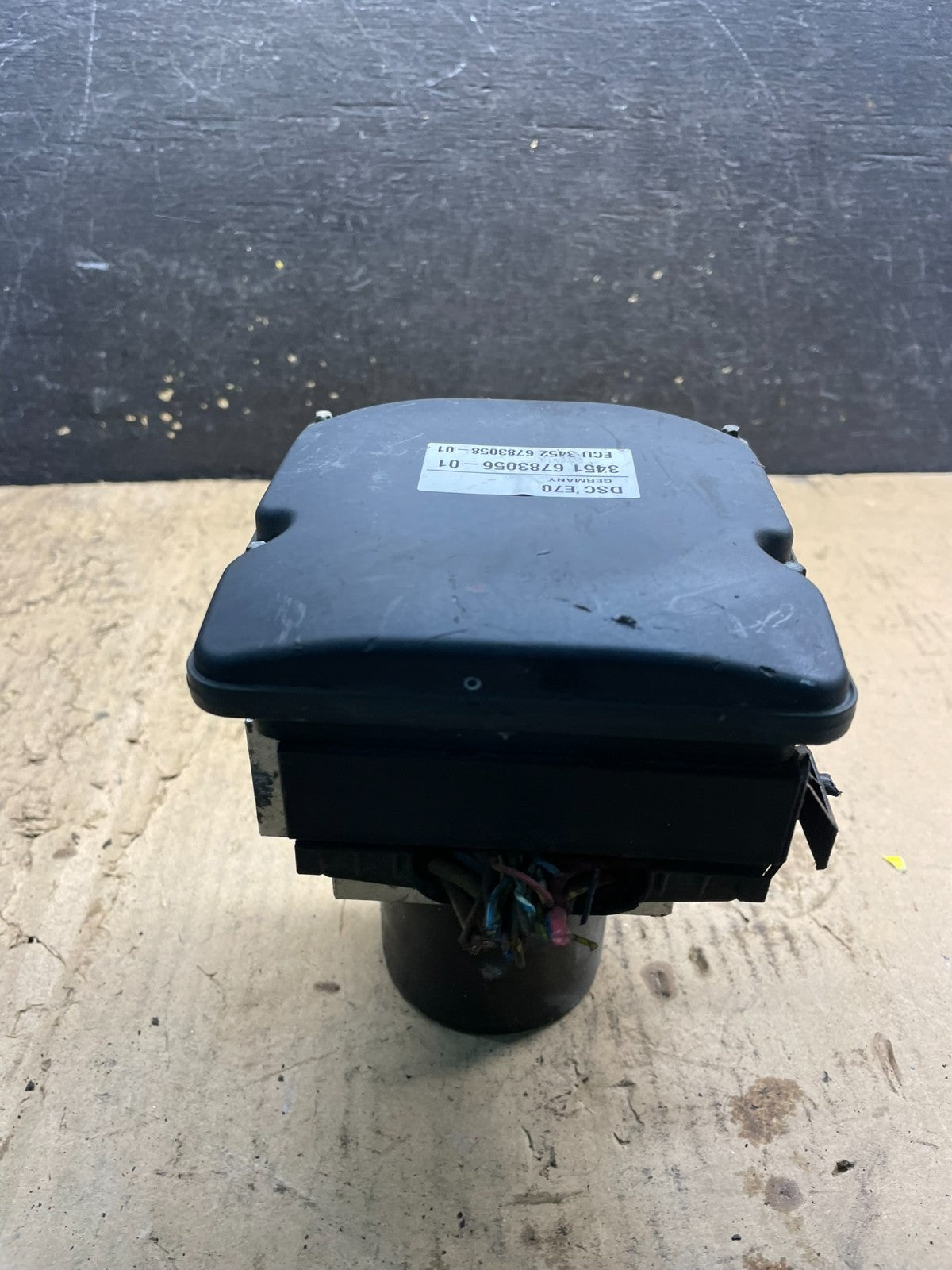 2007 to 2013 BMW X5 E70 ABS Anti-Lock Brake Pump Module OEM W6831 DG2