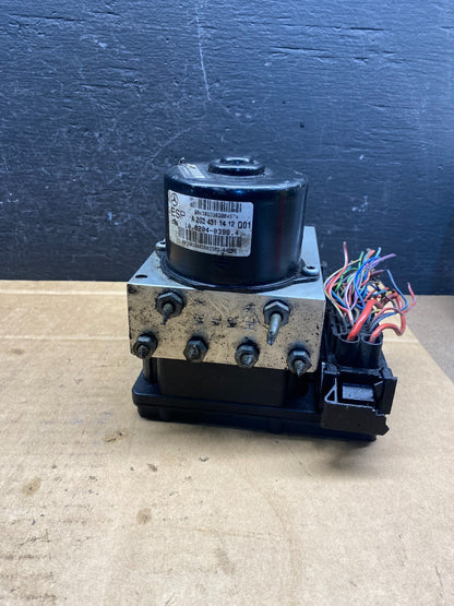 2000 to 2007 Mercedes W203 C320 ABS Anti Lock Brake Pump Module AD7598 DG4
