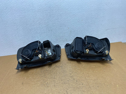 2002 to 2004 Volkswagen Jetta Left+Right Headlights AE0605 DW6