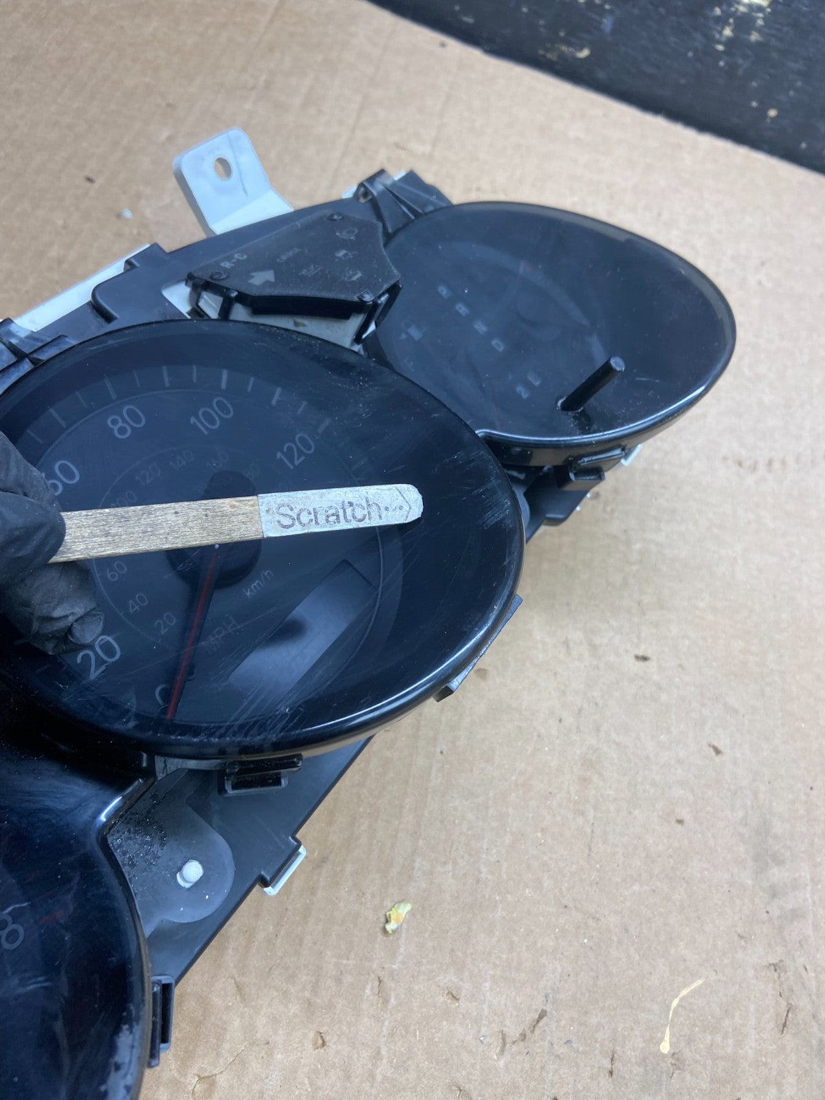 2004 to 2006 Lexus ES330 Speedometer Cluster Gauge OEM z4104 DG1