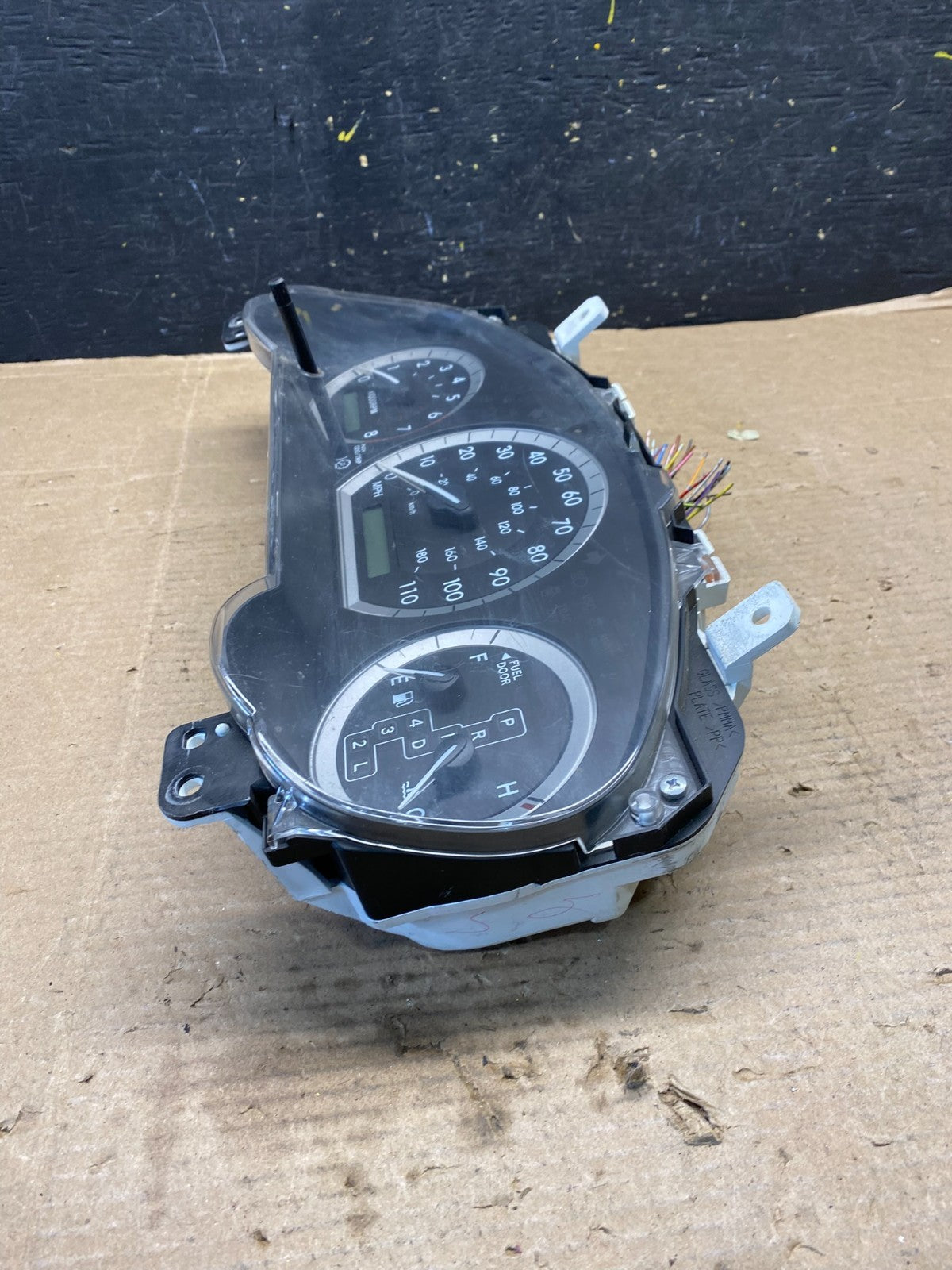 2004 2005 Toyota Sienna Speedometer Cluster Gauge r2855 DG3