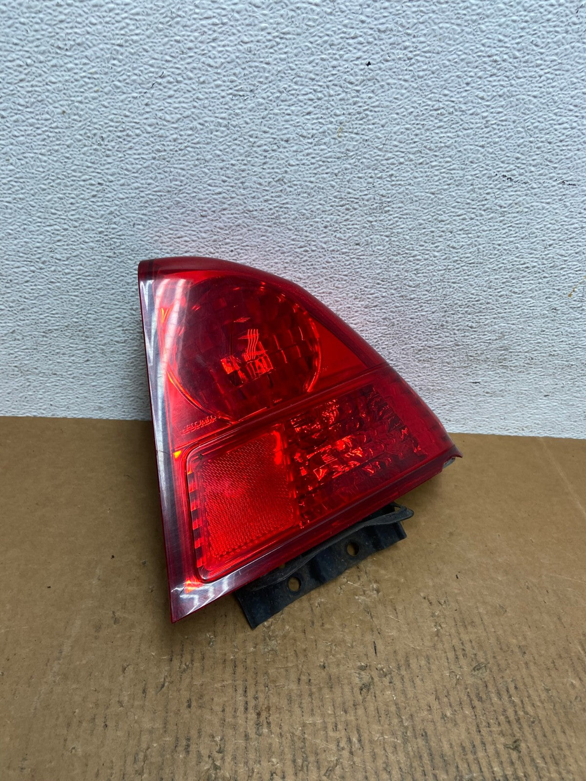 2001 -2003 Honda Civic Sedan Right Passenger Side Tail Light AE1200 LK2