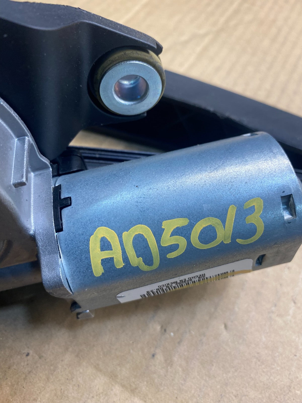 2020 to 2023 Ford Explorer Rear Windshield Wiper Motor ad5013 DG8