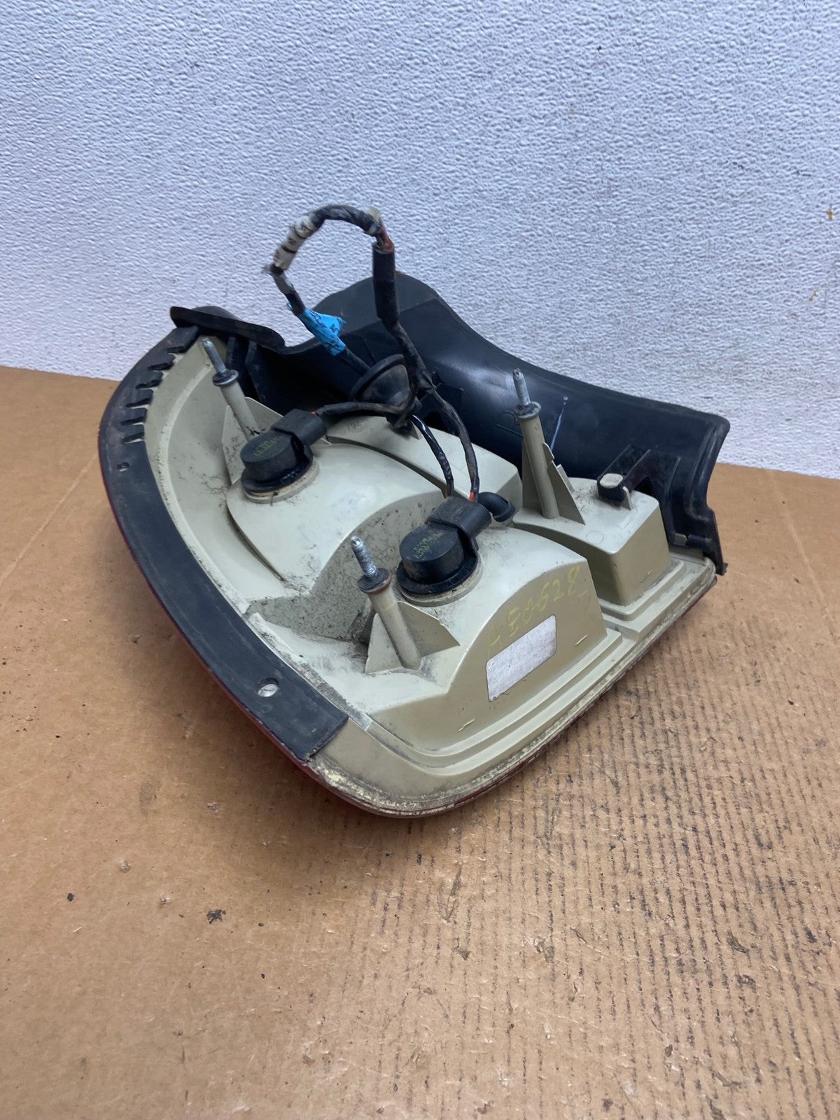 2003 to 2011 Lincoln Town Car Right Passenger Rh Tail Light AE0628 LK6