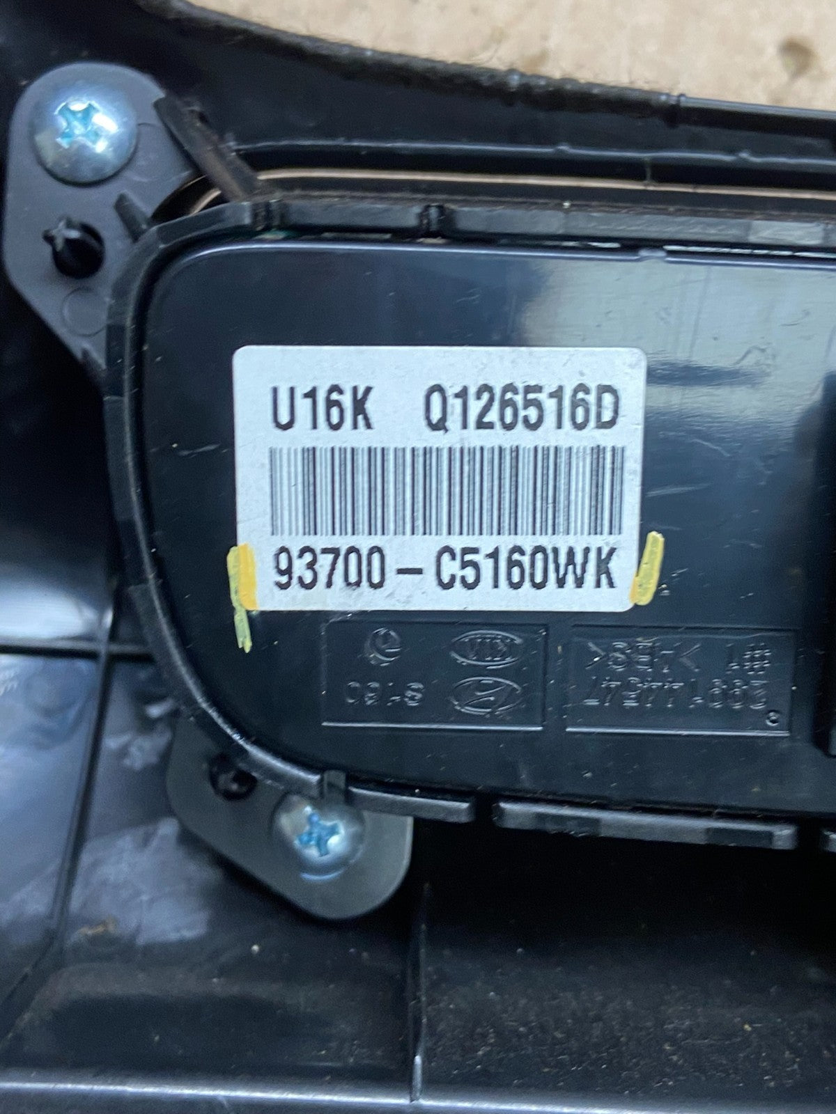 2016 2017 2018 Kia Sorento Dash Traction Dimmer Control Switch OEM Y2450 DG4