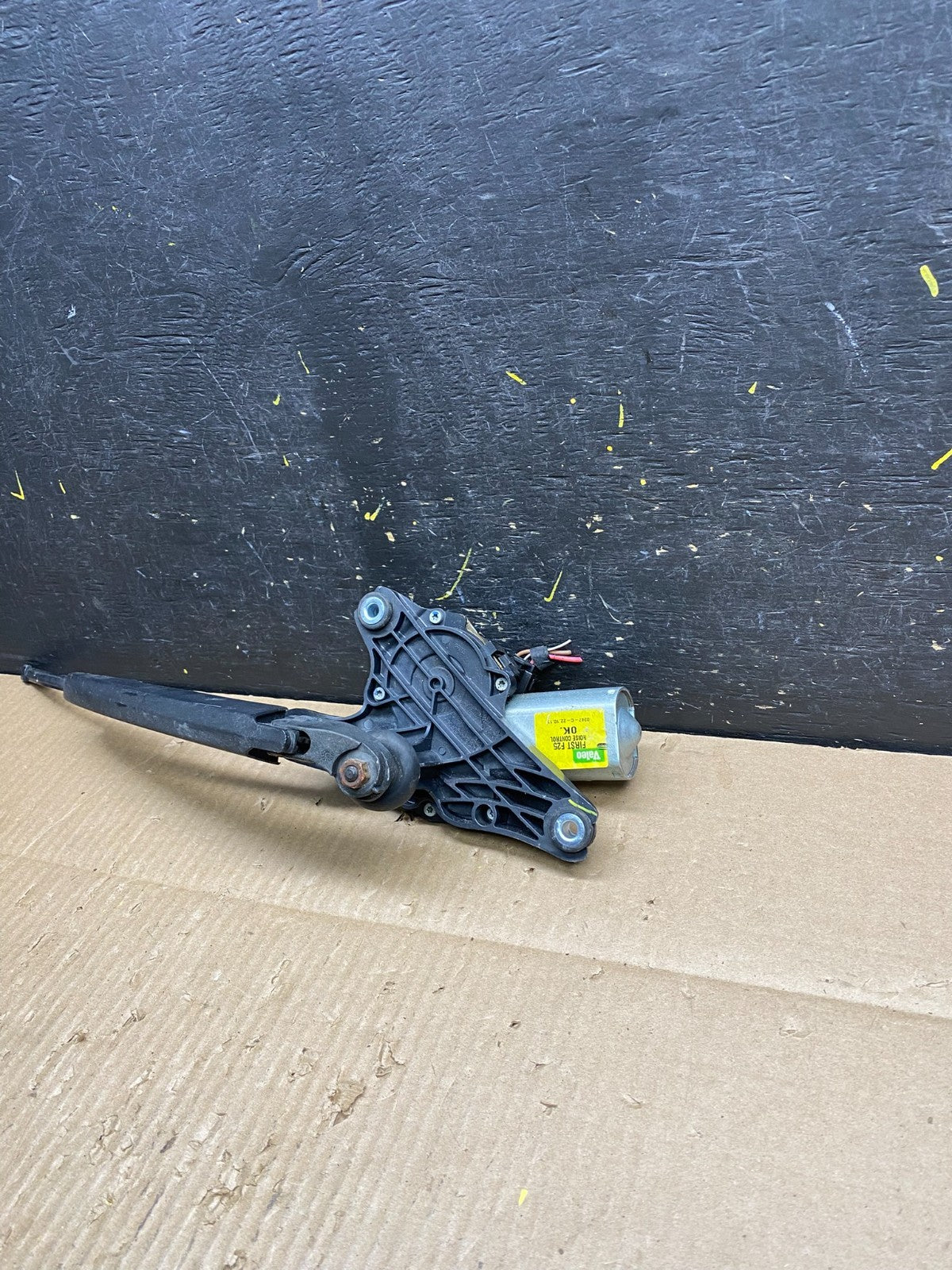 2011 to 2017 BMW X3 Rear Windshield Wiper Motor V1576 DG1