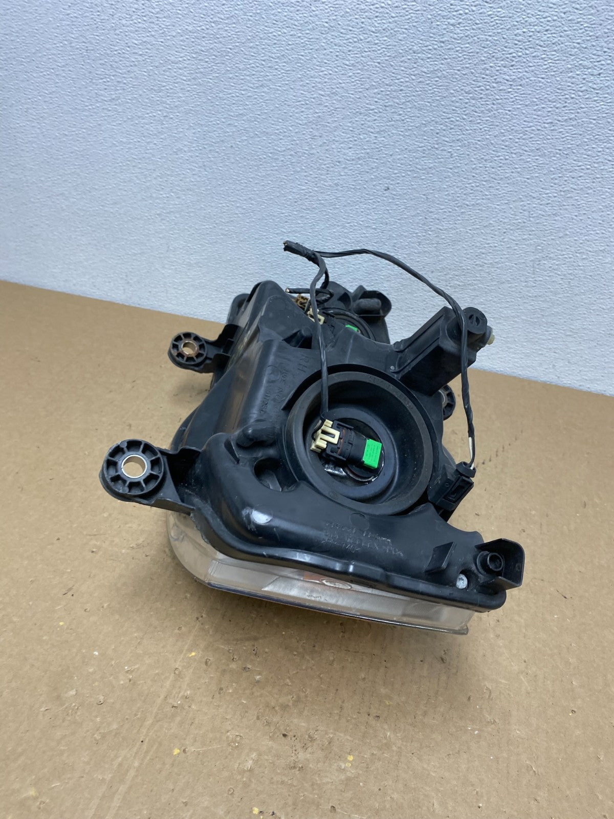 2011 to 2016 Chrysler Town and Country Right Passenger Headlight AC1366 DW6