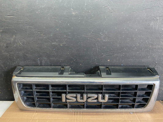 1996 Isuzu Bighorn Front Grille Grill Q0529 PS0