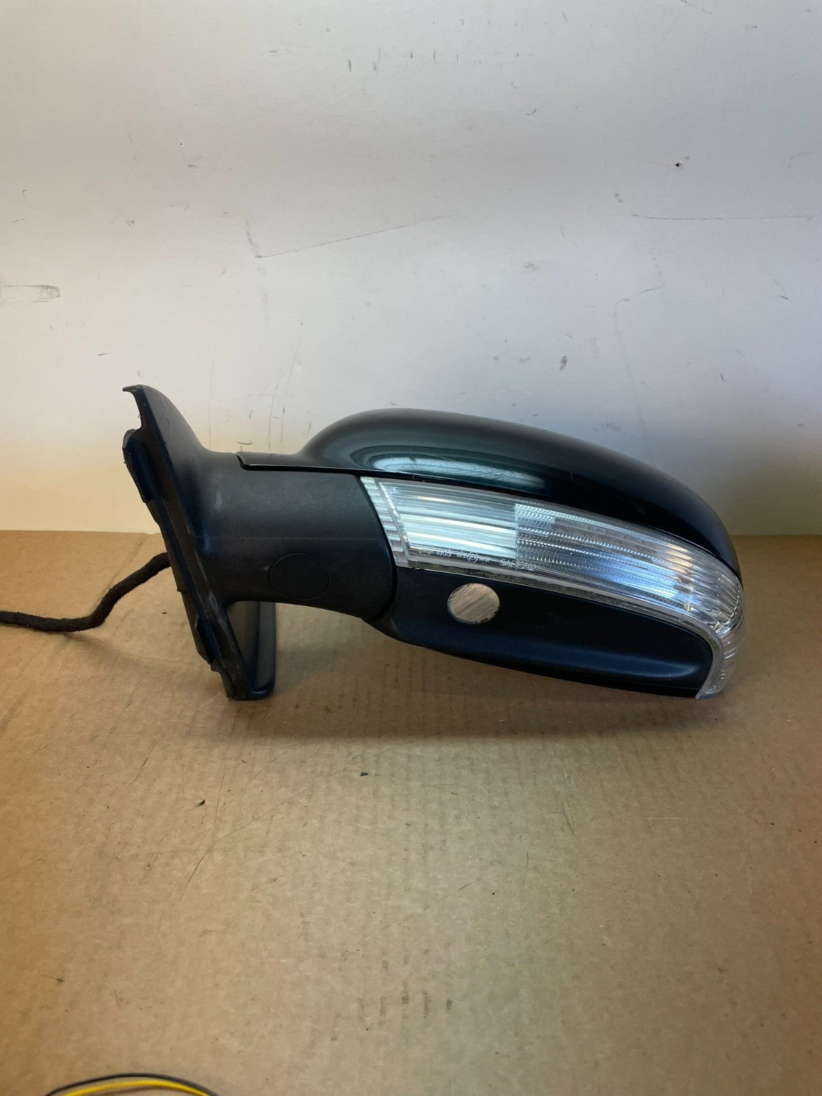 2004 to 2007 Volkswagen Touareg Left Door Power View Door Mirror AG2707 MS3