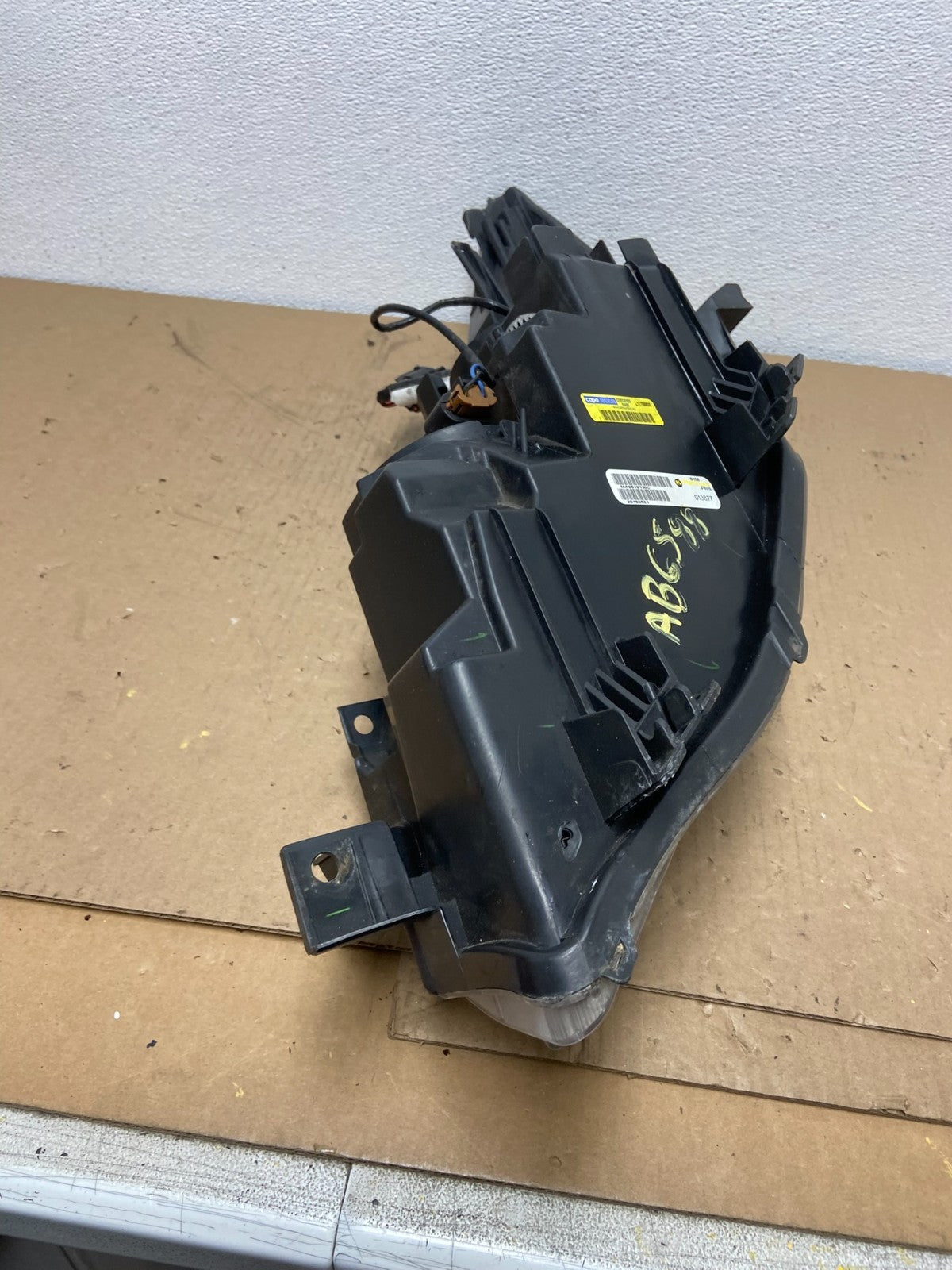 2010 - 2013 Mazda 3 Halogen Right Passenger Rh Side Headlight AB6588 DW9