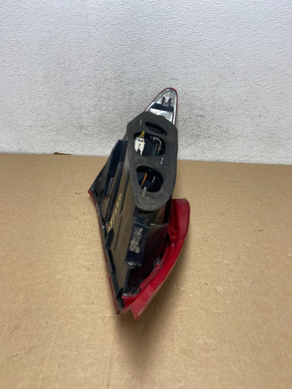 2013-2016 Hyundai Genesis Coupe Right Passenger RH Tail Light AF7327 DW7