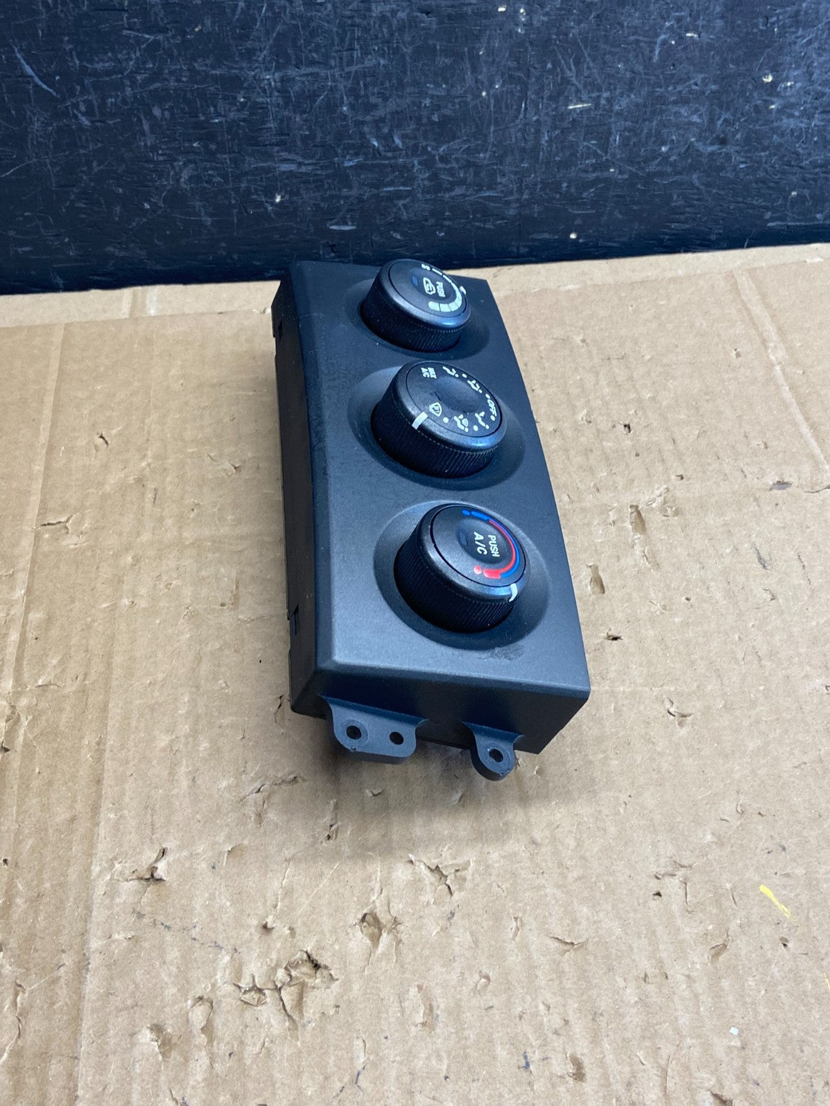 2007 - 2009 Kia Sorento Temperature AC Climate Control 97250-3E360 AD2258 DG2