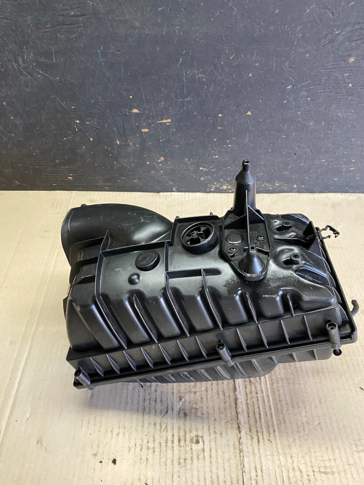 2010-2013 Land Range Rover Sport Left Driver Air Filter Cleaner Box O7872 DG7