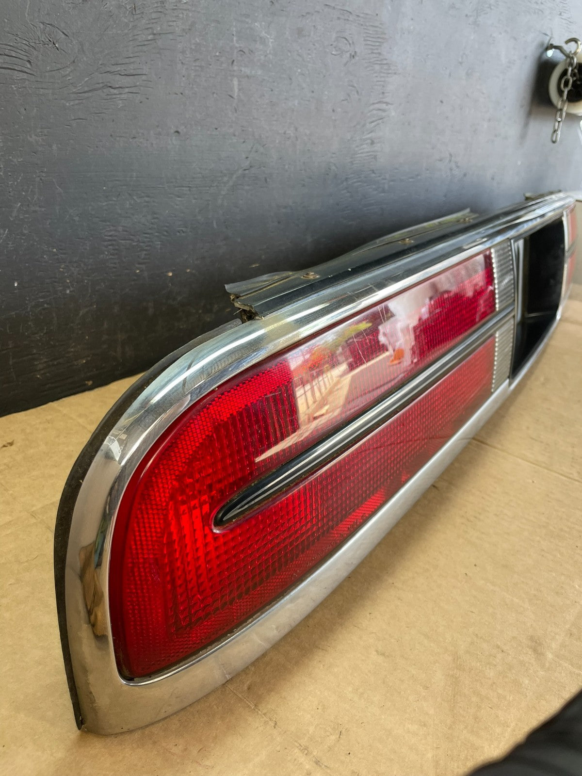 1991 to 1996 Buick Park Avenue 16512242 Tail Light Trunk Finish Panel AC50342