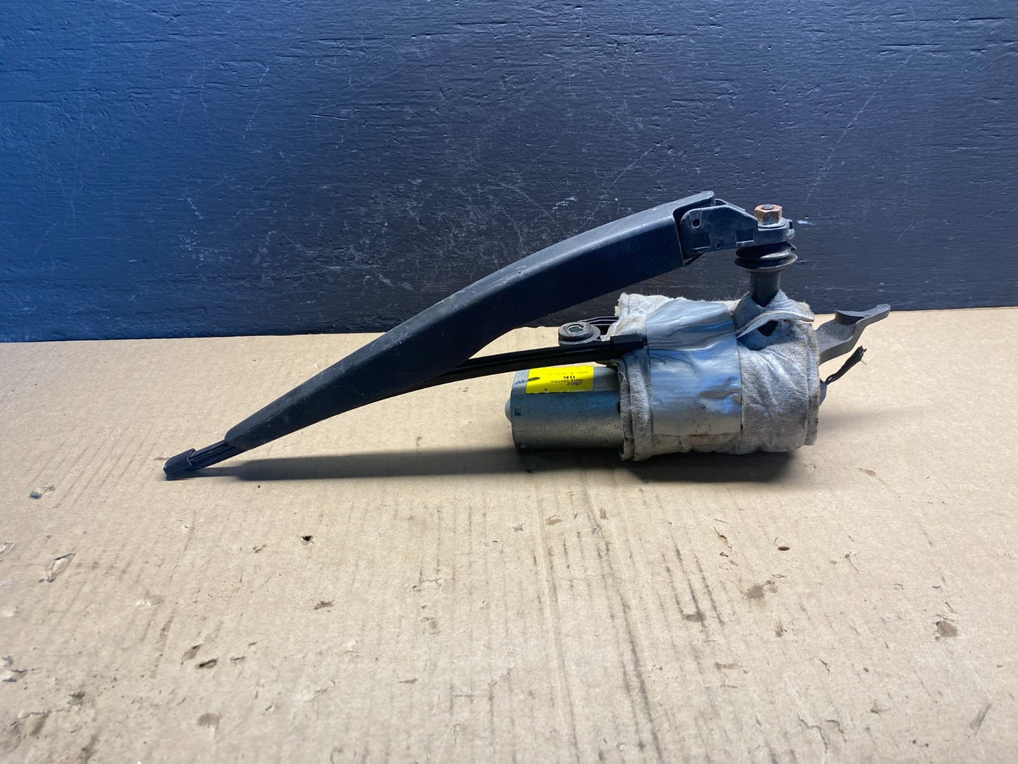 2011 to 2019 Ford Explorer Rear Windshield Wiper Motor OEM ac0997 DG0