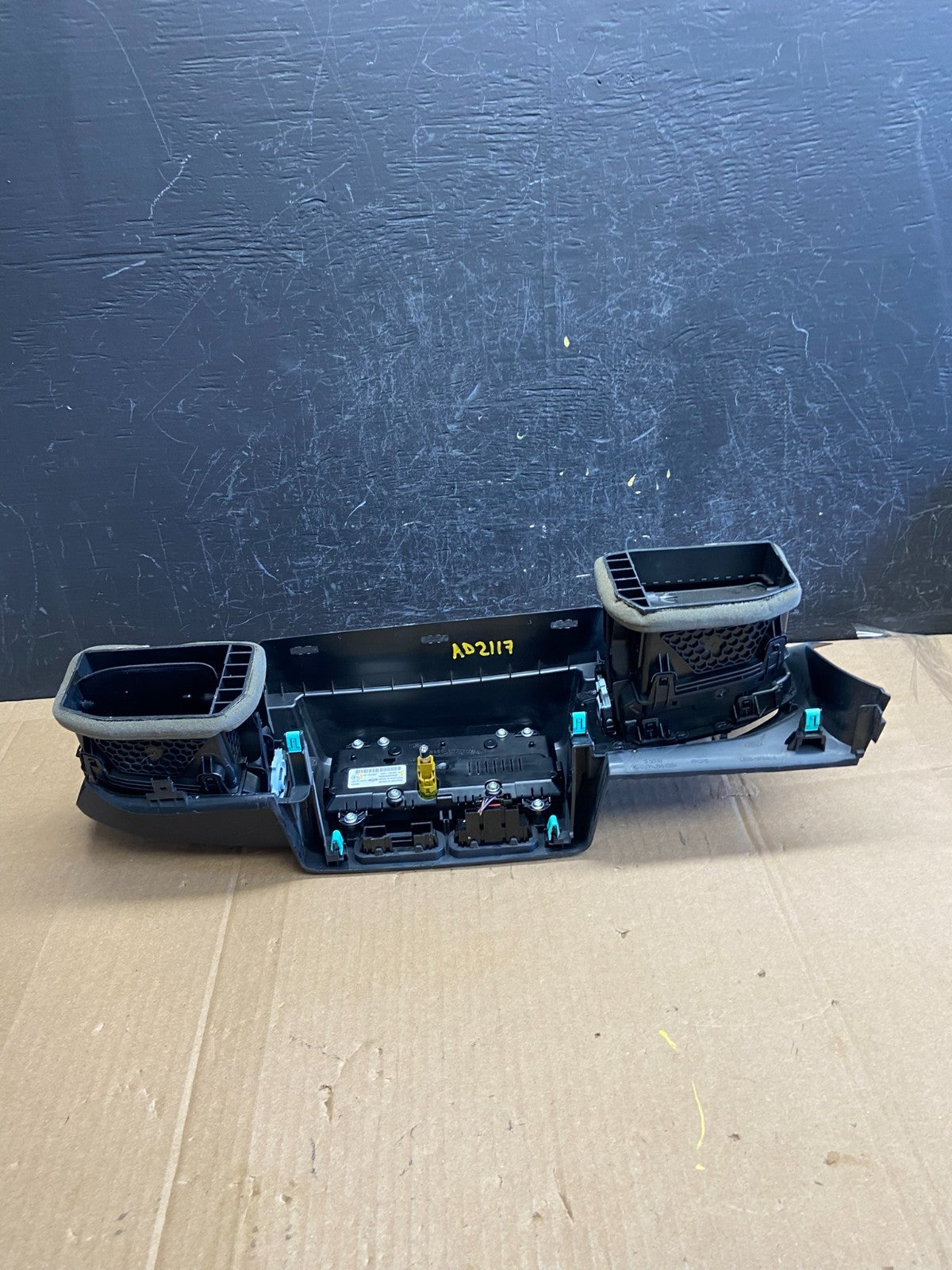 2020 to 2023 Ford Explorer Console Radio Display Screen Air Vents AD2117 DG4