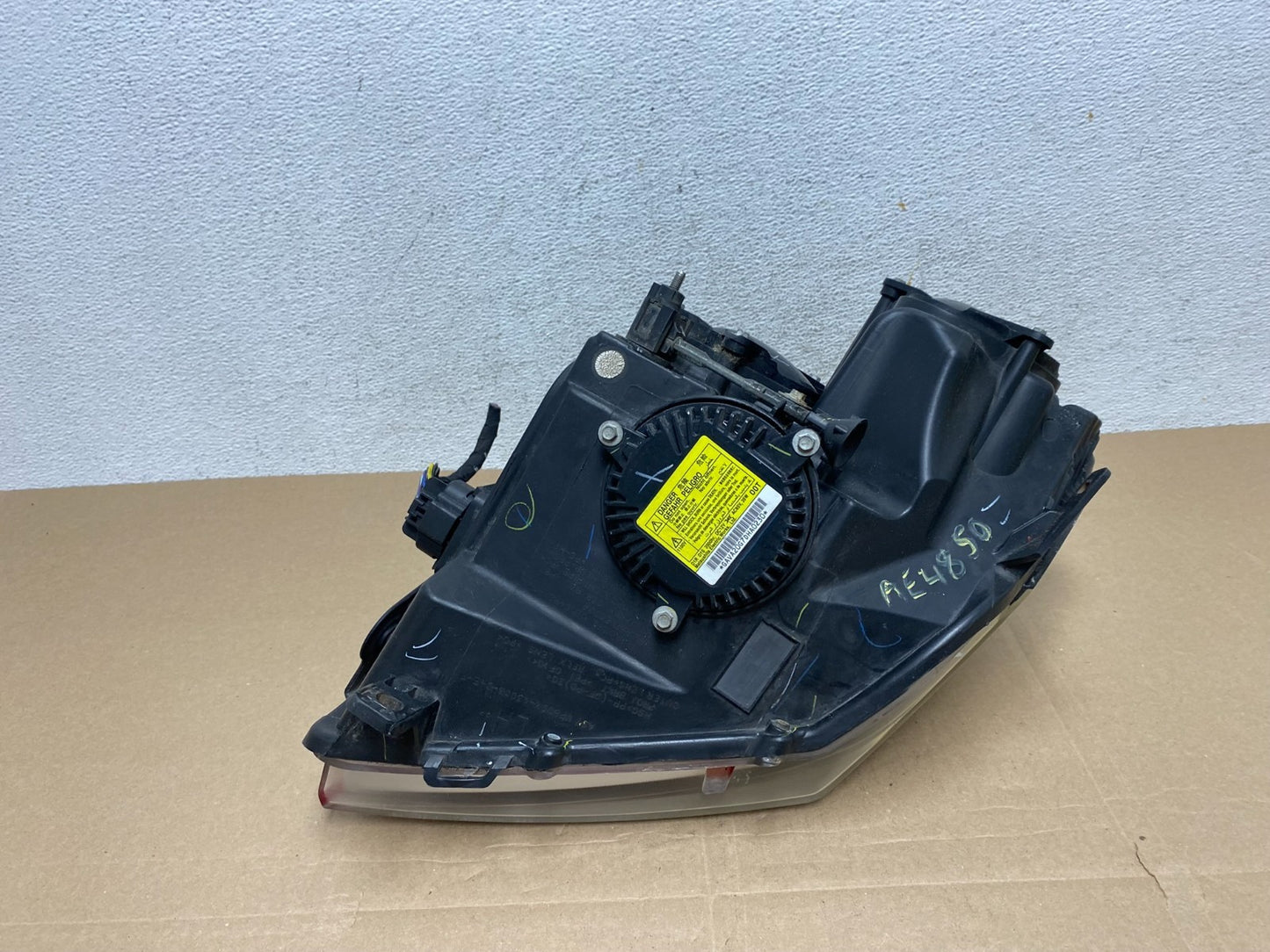 2008 to 2014 Cadillac CTS Left Driver LH Side Xenon Headlight AE4850 DW5