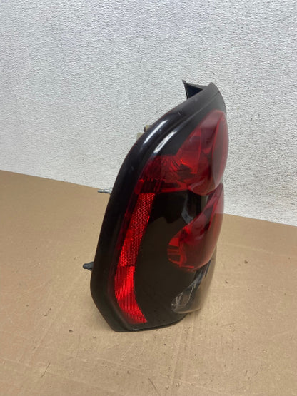 2002 to 2009 Chevrolet Trailblazer Left Driver LH Side Tail Light AE5044 LK2