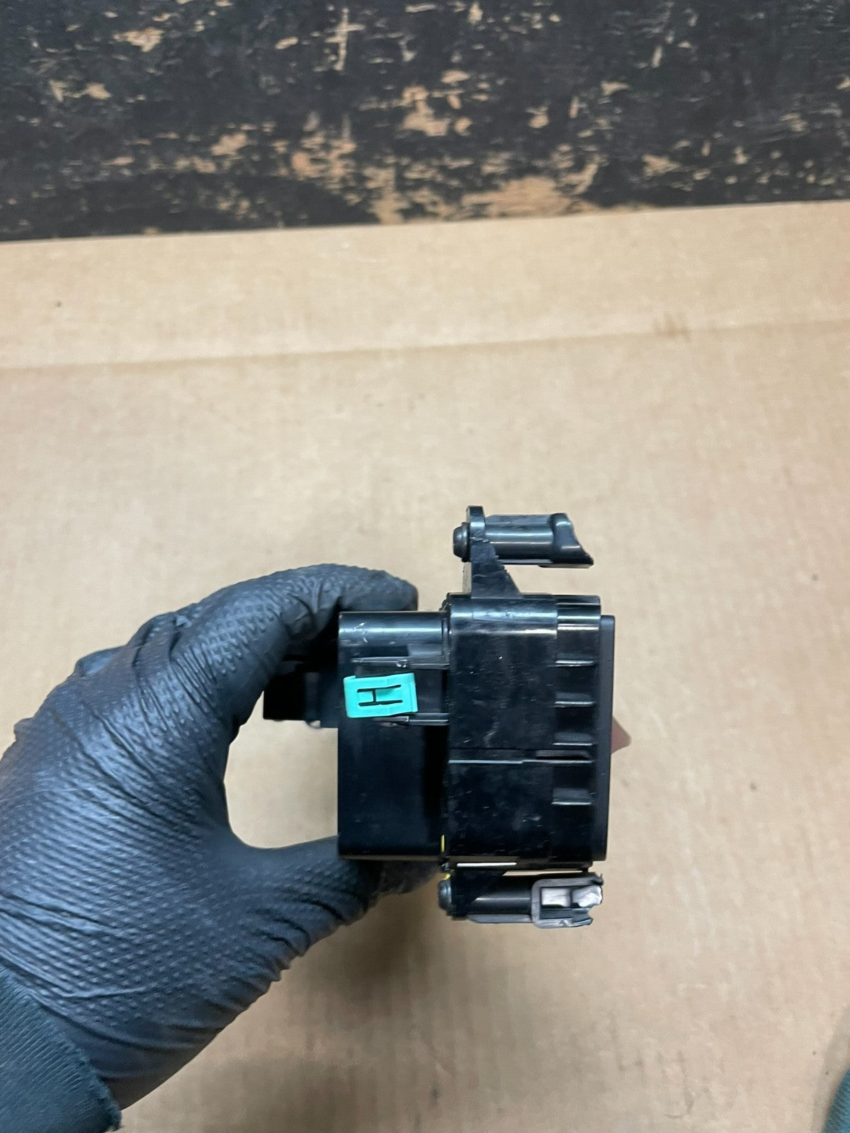 2020 to 2023 Ford  Explorer A/C Heater Climate Control Panel AA8997 DG3