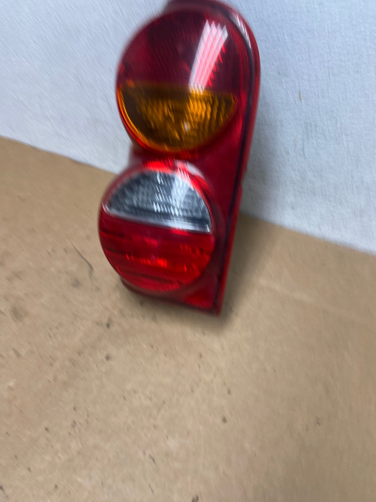 2002 2003 2004 Jeep Liberty Left Driver LH Side Tail Light AD4783 LK1