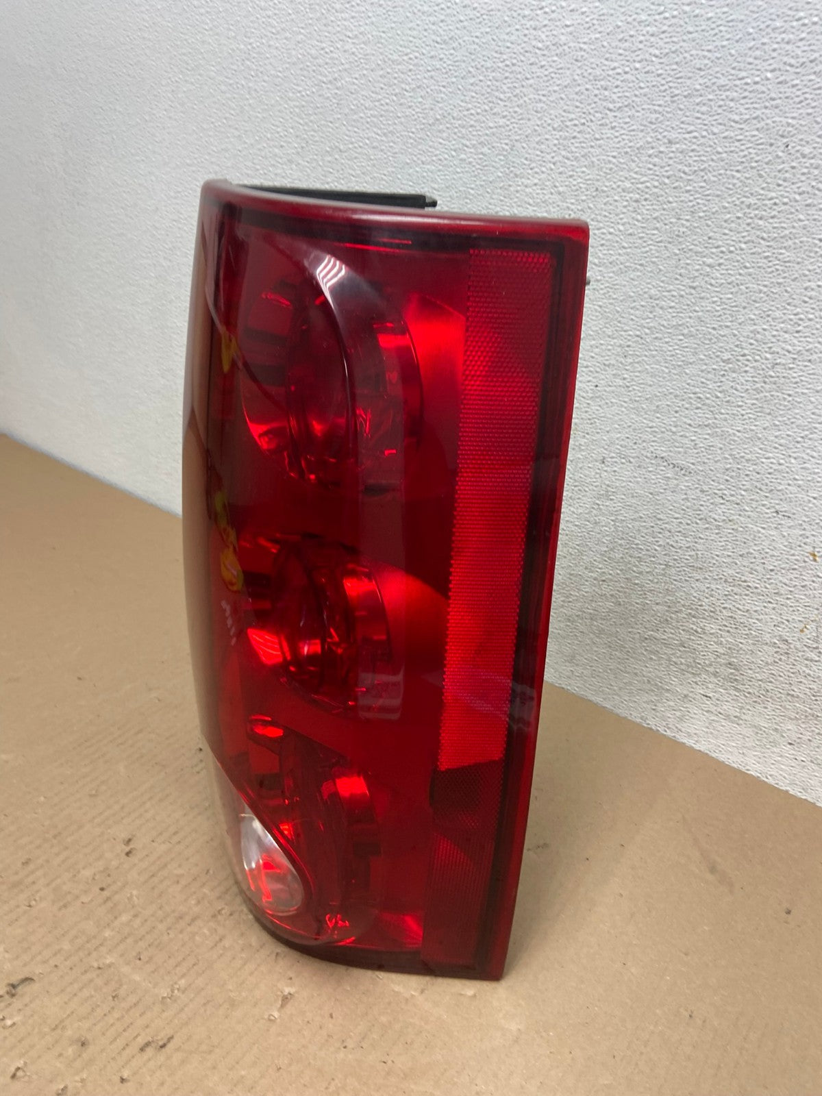 2007 to 2011 GMC Yukon Right Passenger RH Side Tail Light AE7246 LK1