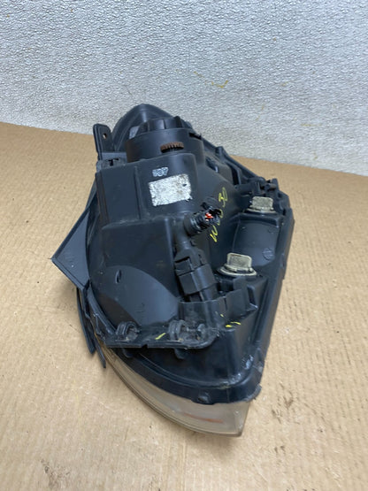 2005 to 2006 Kia Sportage Right Passenger RH Halogen Headlight OEM W3830 DW11