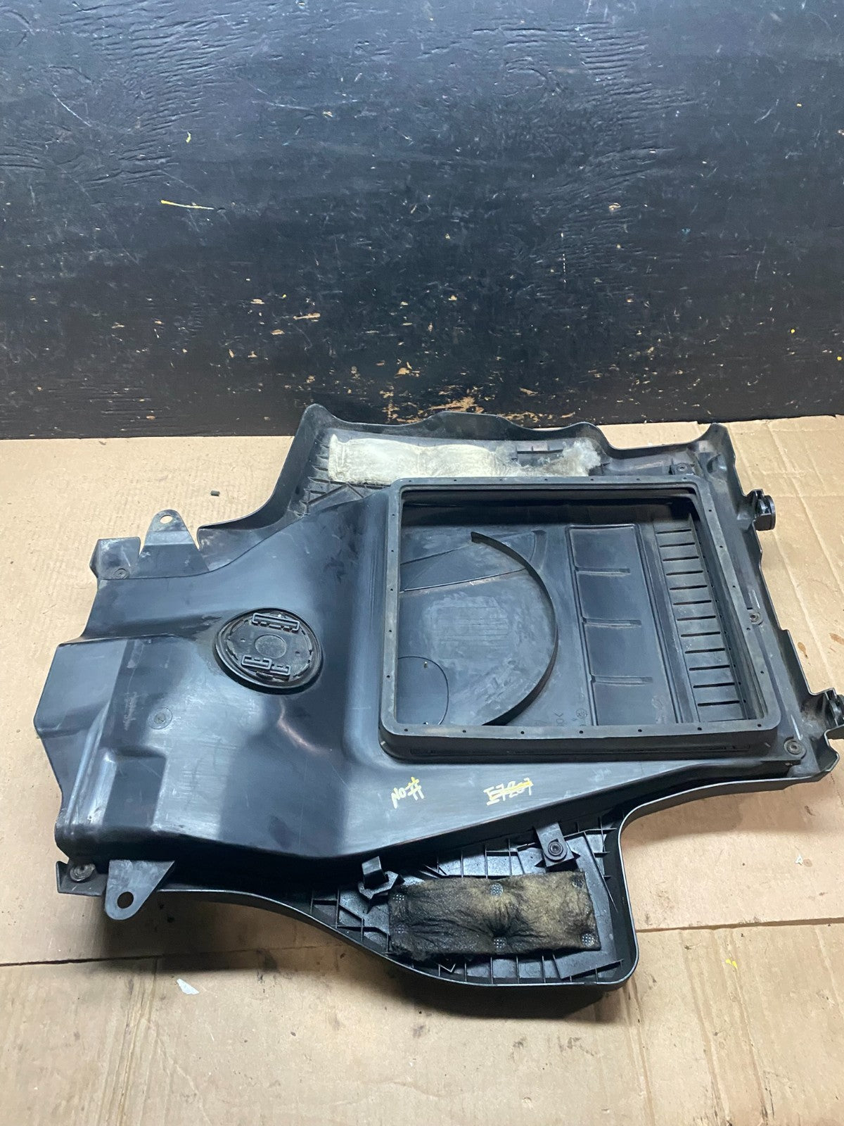 2010 2011 2012 Mazda CX7 CX-7 2.3L Engine Shield Top Cover T0423 DG7