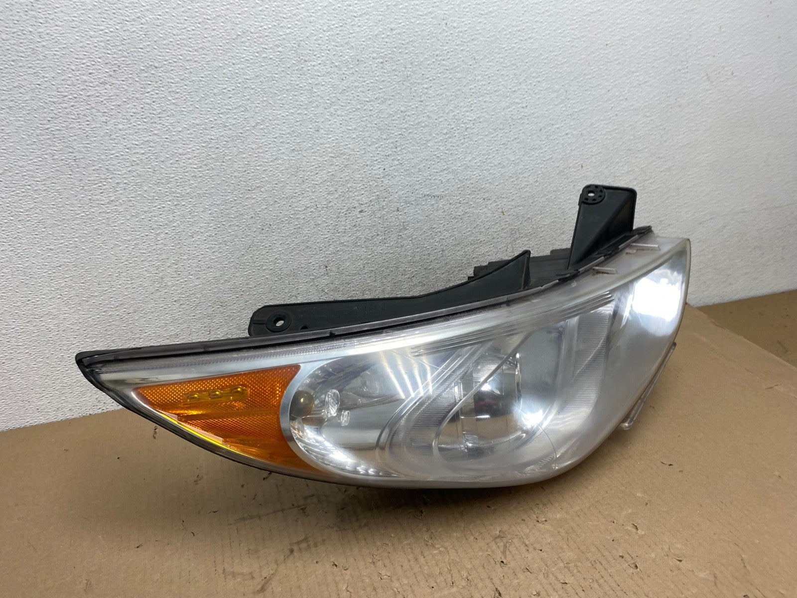 2011 - 2015 Hyundai Sonata Hybrid Right Passenger Halogen Headlight AE8763 LK2