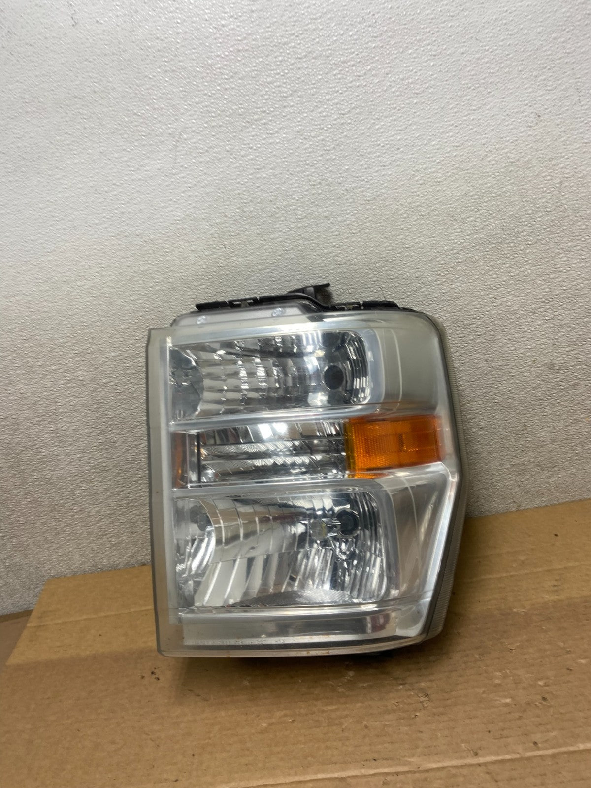 2008-2014 Ford Econoline E150 E250 E350 Left Driver LH Headlight OEM AB5123 DW0