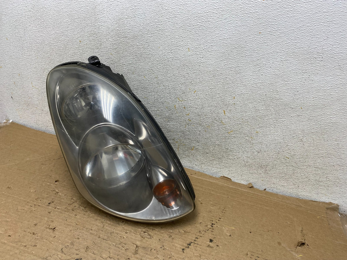 2003 to 2004 Infiniti G35 Right Passenger Side Xenon HID Headlight AH9282 DW2