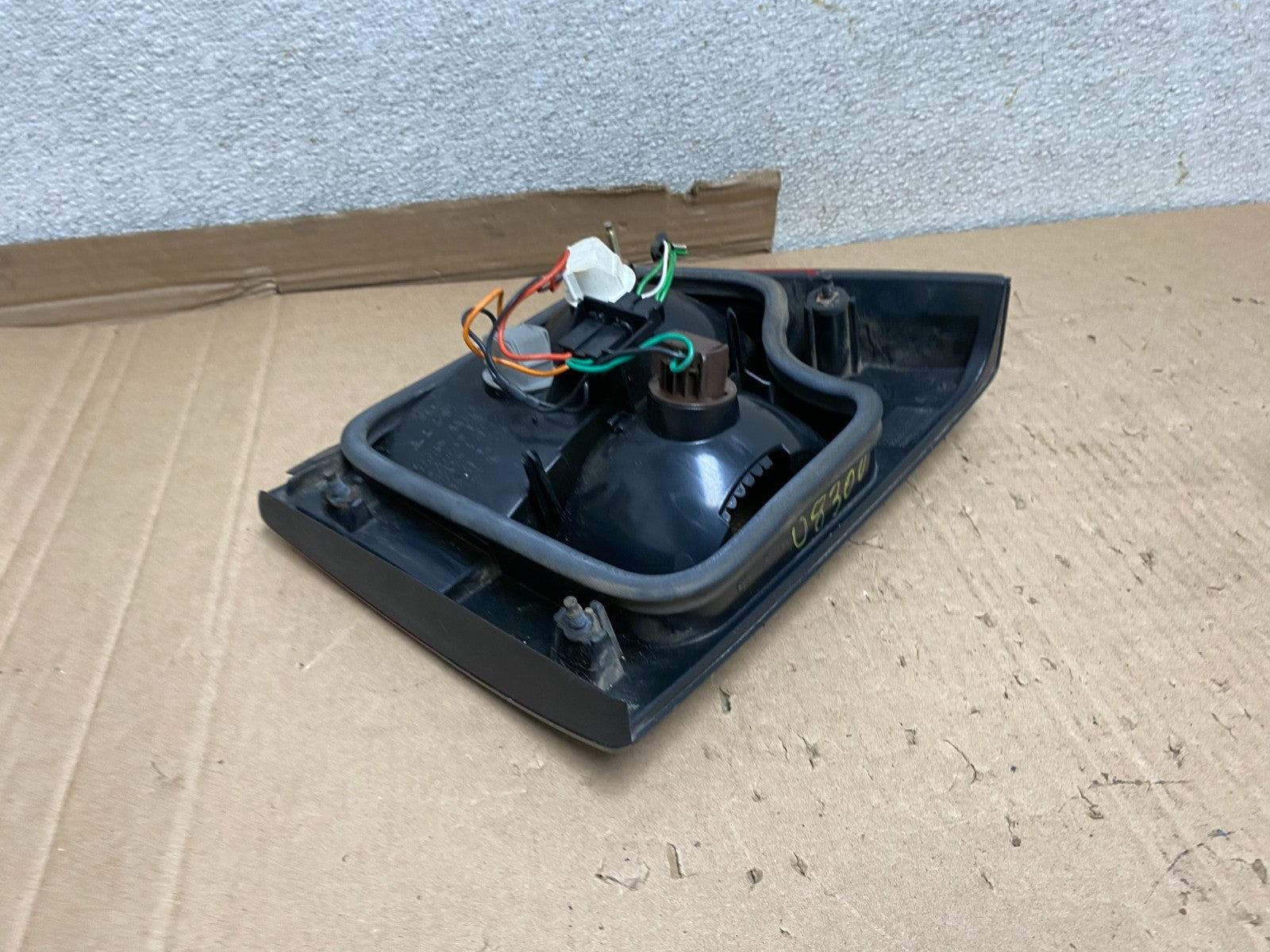 1999 2000 2001 Saab 9-5 Wagon Left Driver LH Side Inner Tail Light U8300 DG4