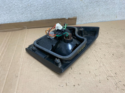 1999 2000 2001 Saab 9-5 Wagon Left Driver LH Side Inner Tail Light U8300 DG4