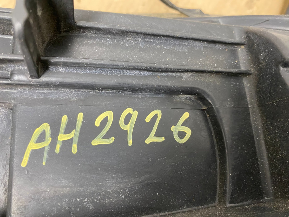 2007 to 2012 Hyundai Veracruz Right Passenger RH Headlight Halogen AH2926 DW9