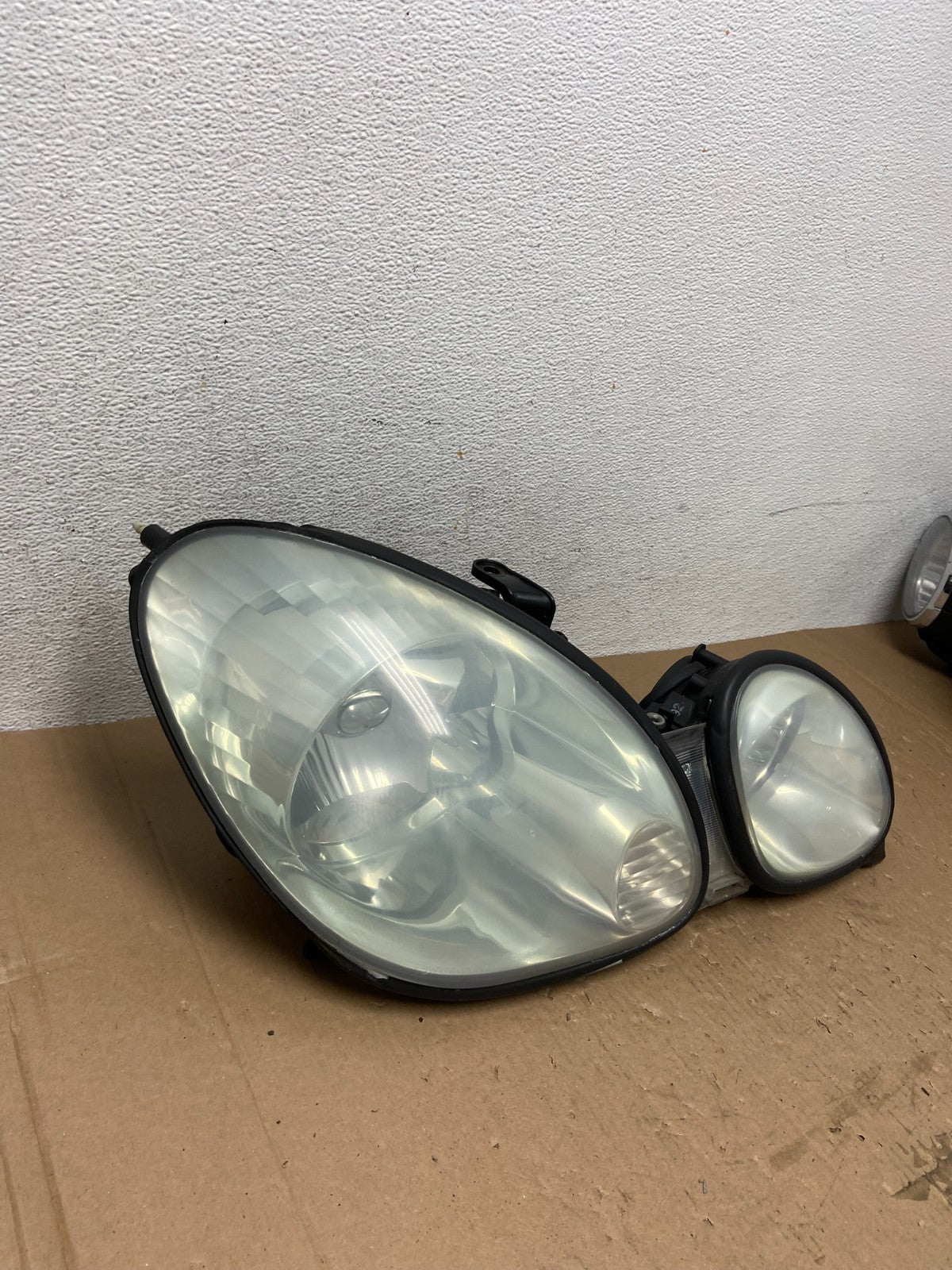 2001 to 2005 Lexus GS430 Gs300 Right Passenger Headlight Halogen AD7757 DW2
