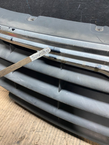 2002 to 2004 Chrysler Voyager Front Upper Grill Grille N2047 DG4
