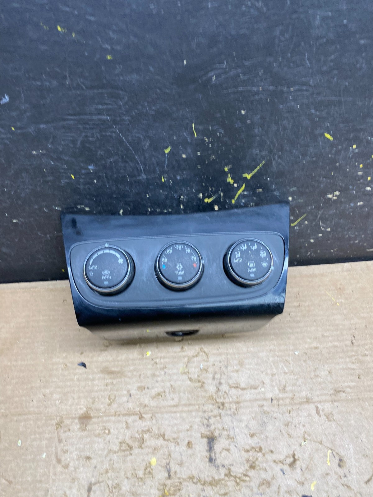 2011-2014 Chrysler 200 Heater AC Climate Switch Temperature Control OEM X1441 DG0