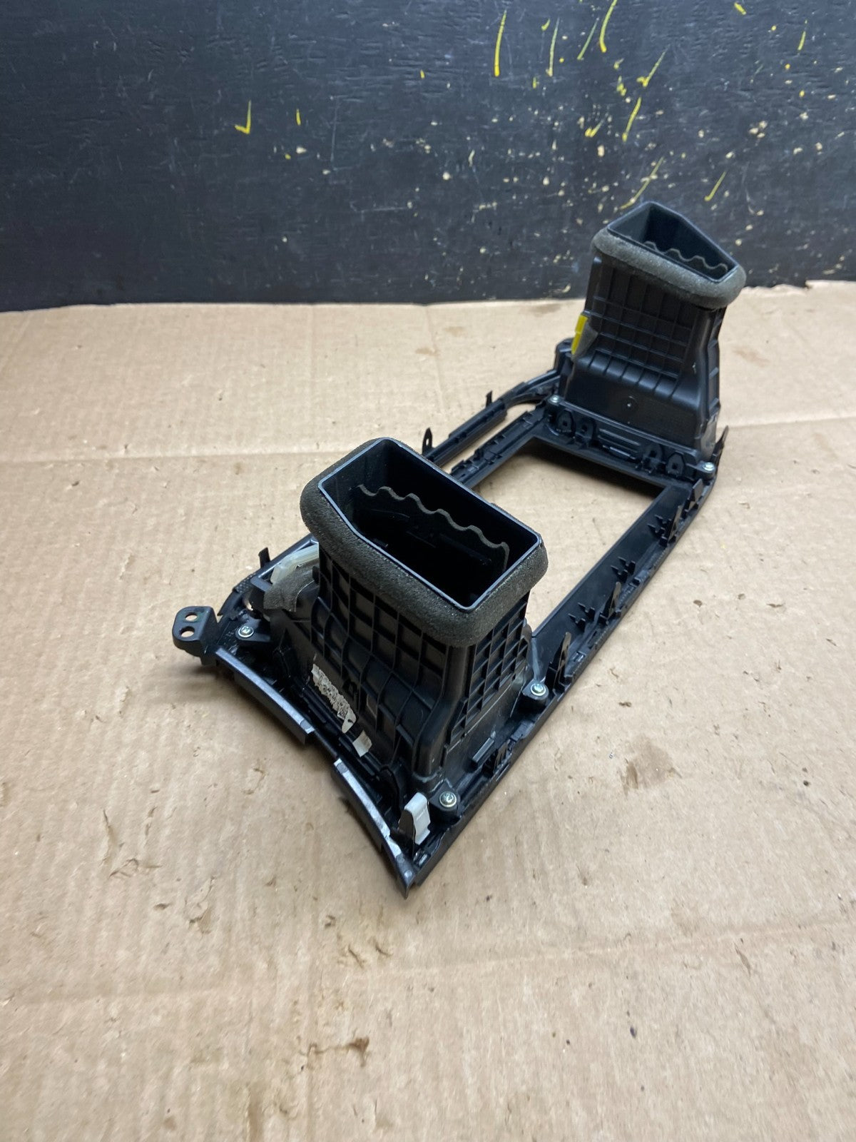 2017-2019 Hyundai Elantra Center Radio Climate Control Air Vent Bezel AB2126 DG5