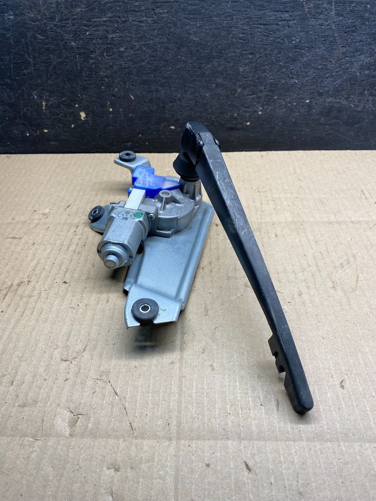 2015 to 2018 Subaru Outback Legacy Window Windshield Wiper Motor Linkage AI52332