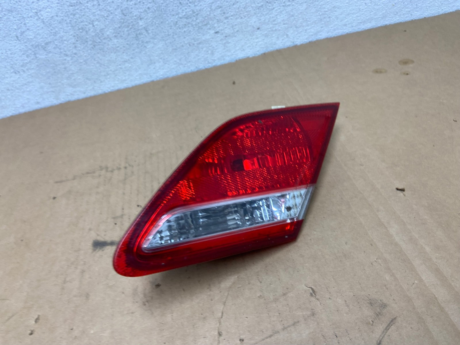 2008-2010 Toyota Avalon Right Passenger Side Tail Light Inner AD2612 LK2