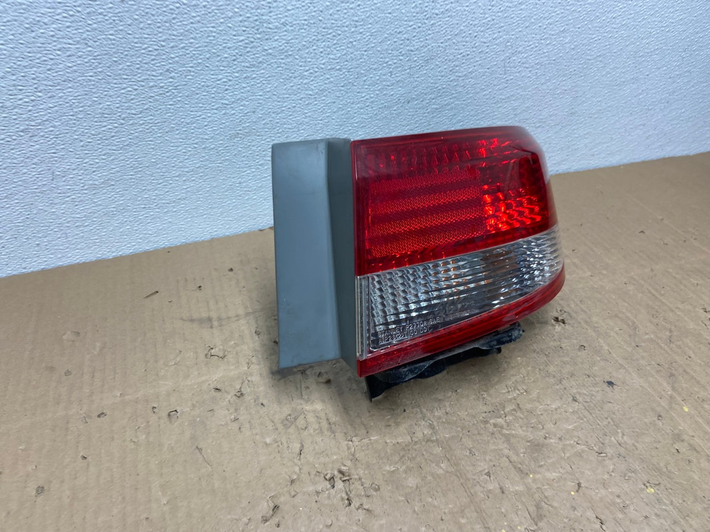 2003 to 2004 Honda Accord Sedan Right Passenger Rh Side Tail light Oem AB8615 LK2