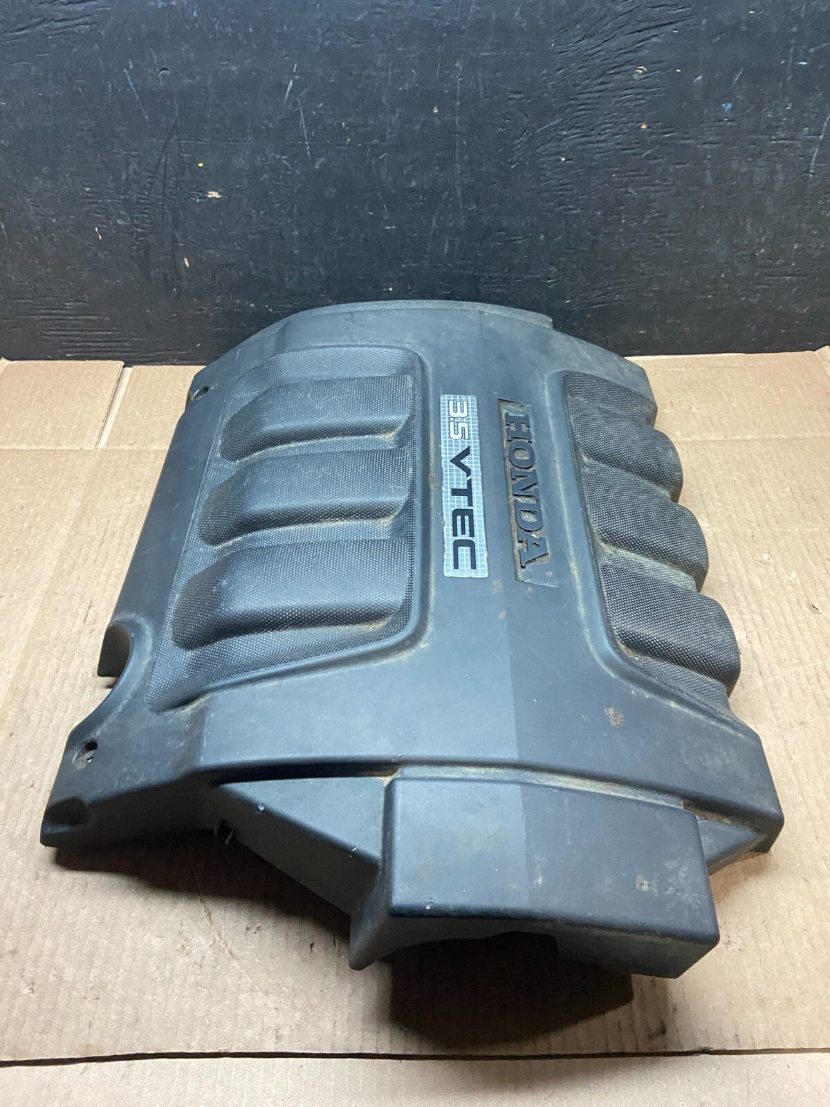 2005 to 2007 Honda Odyssey Black Engine Cover OEM i7182 DG2