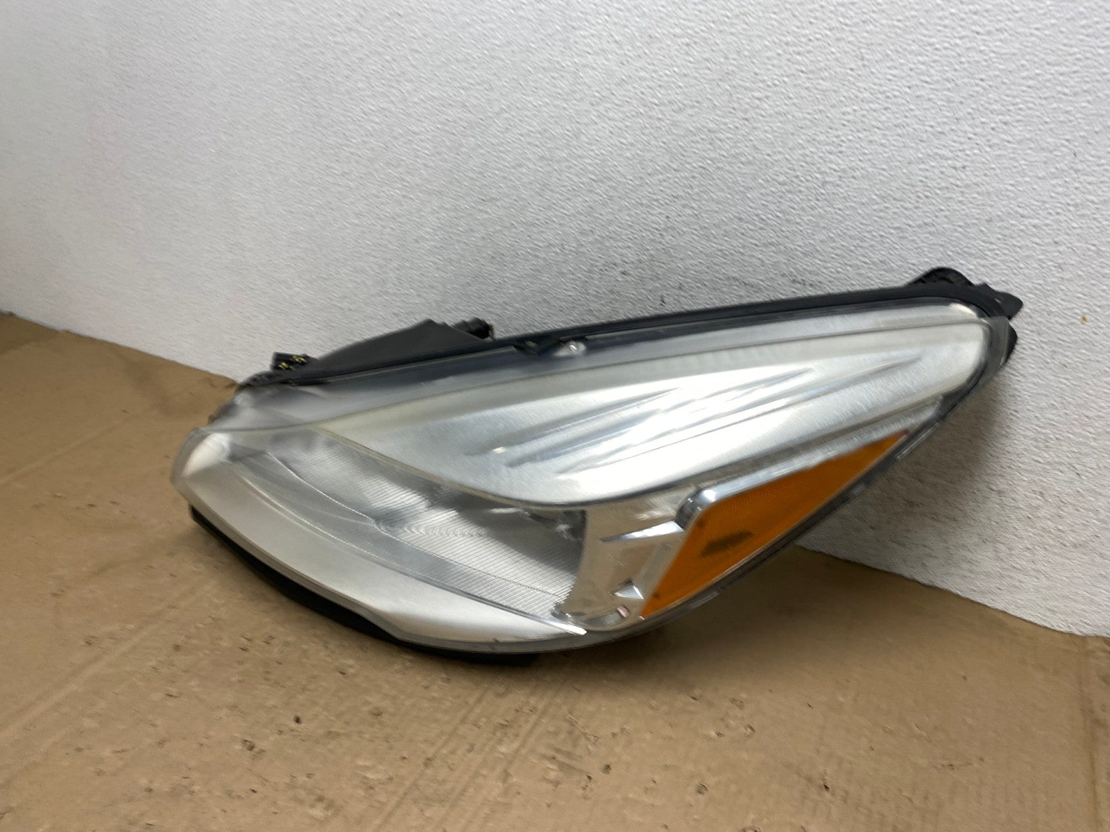 2013 - 2016 Ford Escape Headlight Left Driver Lh Side Halogen AE9311 LK1