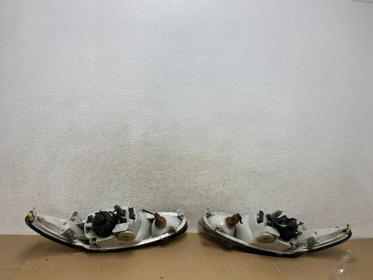 1998 to 2003 Ford Escort Left+Right Set Halogen Headlights AI1150 DW9