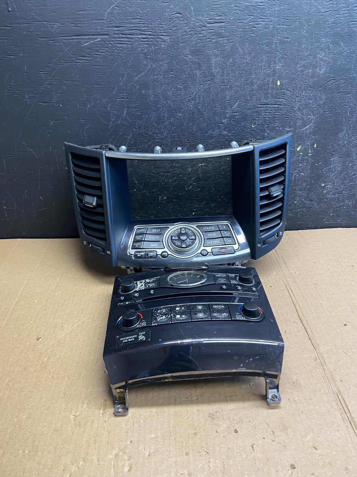 2009 -2017 Infiniti FX35 Radio Screen Panel Bezel Climate Control AE4460 DG0
