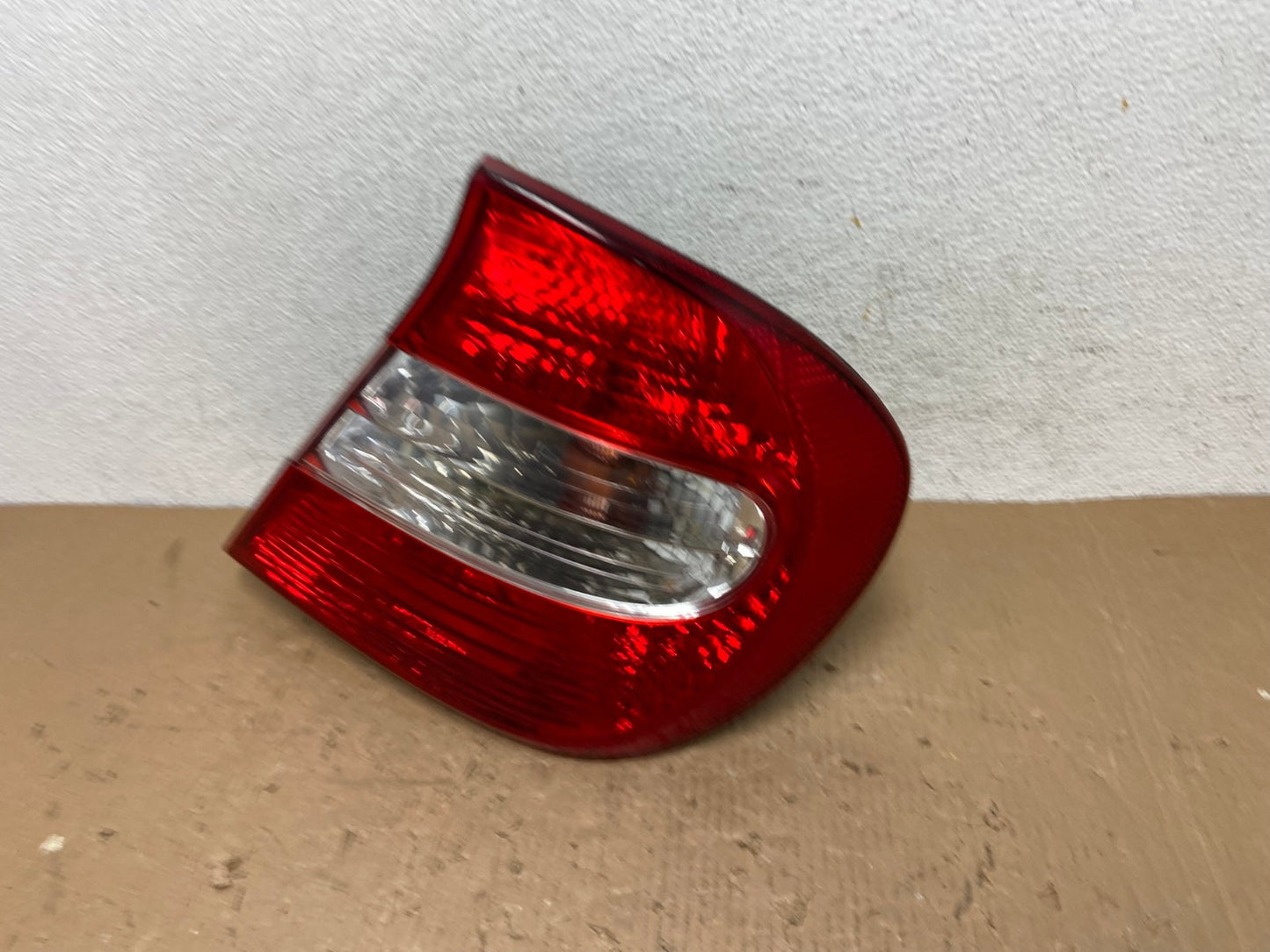 2002 2003 2004 Toyota Camry Tail Light Right Passenger Rh Side AD8772 LK1