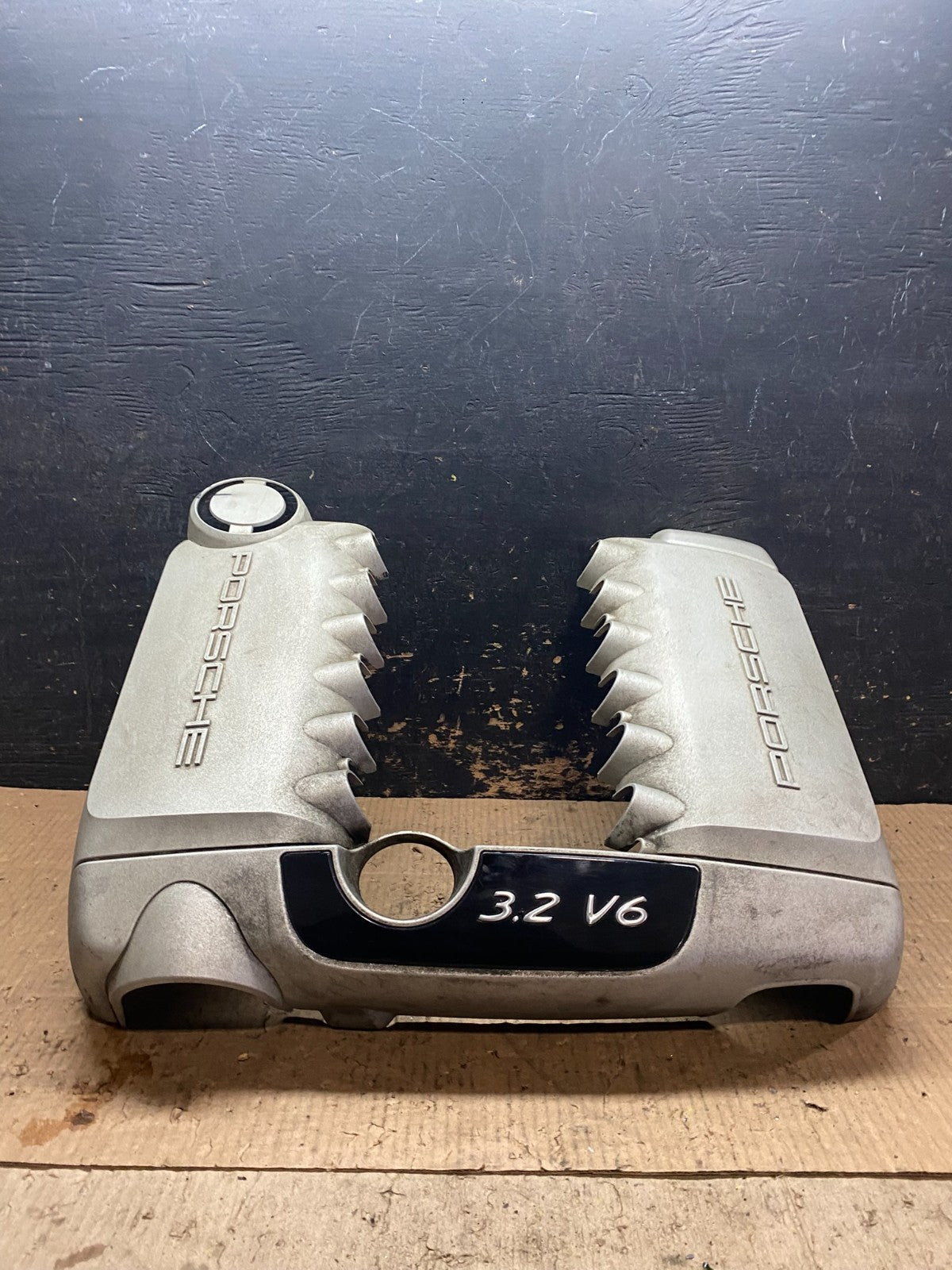 2004 to 2006 Porsche Cayenne 3.2L V6 Engine Motor Cover Y6344 DG3